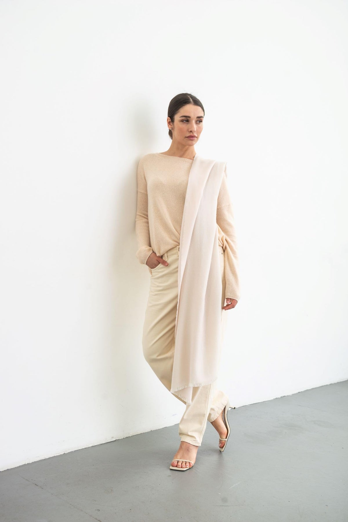 Italian Broad 70% Cashmere and 30% Silk Scarf Shawl Wrap Stole of Premium Quality Super Soft Made in Italy for Woman